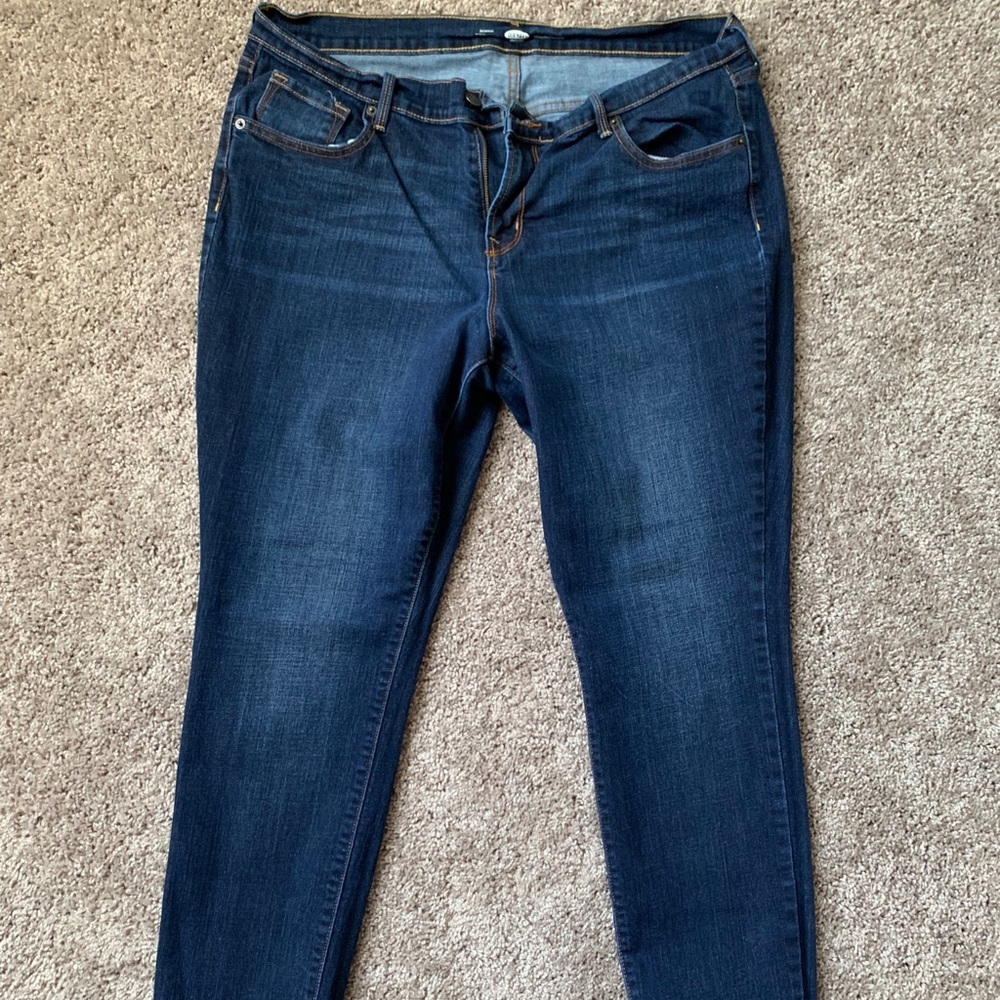 Old Navy dark wash skinny jeans